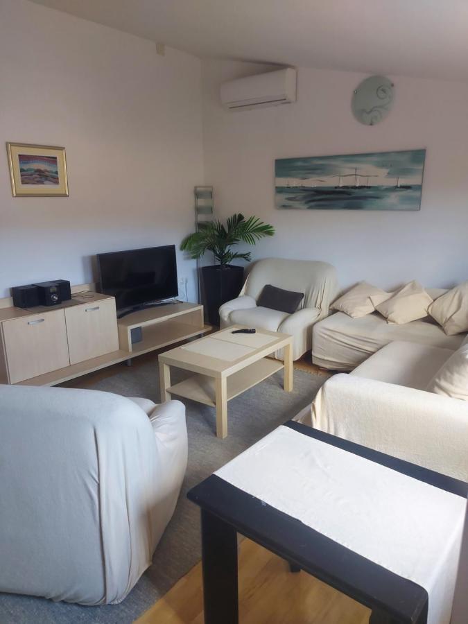 Apartman Marina Sa Parkingom Jelsa  Kültér fotó