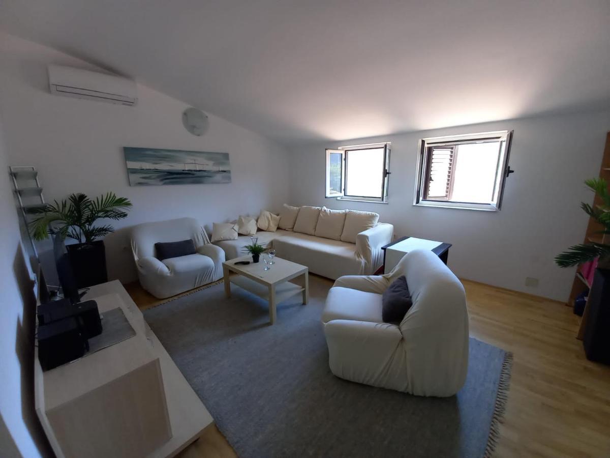 Apartman Marina Sa Parkingom Jelsa  Kültér fotó